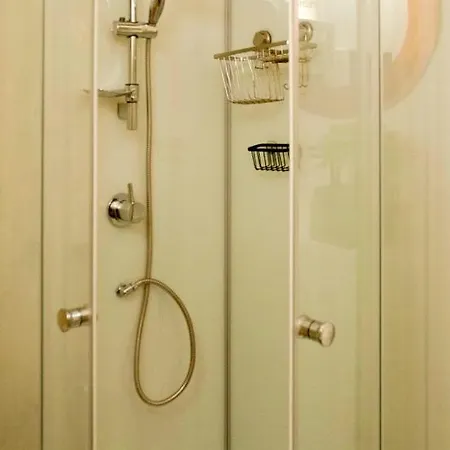 34m With Balcony In The Heart Of アパート