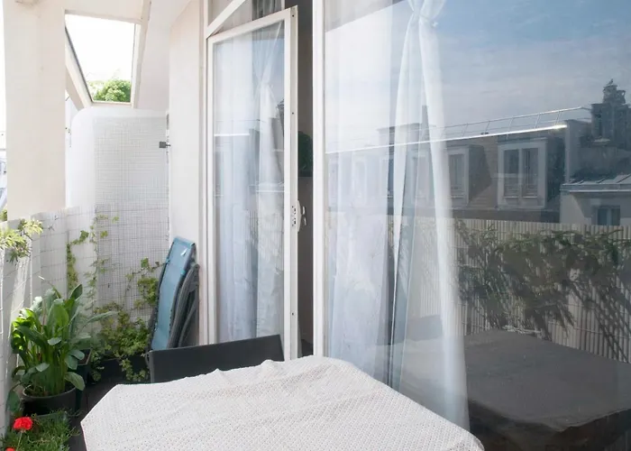 34m With Balcony In The Heart Of
